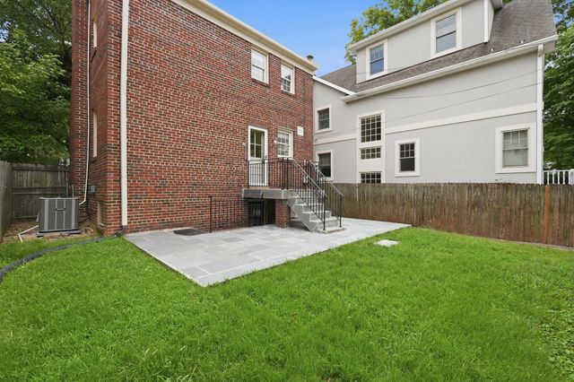 5326 42ND PL NW, Washington, DC 20015
