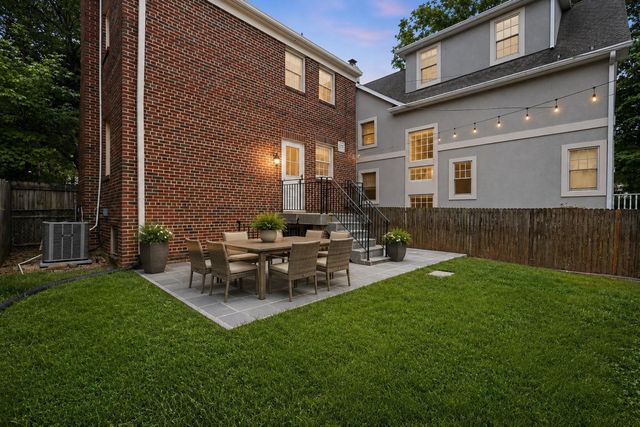 5326 42ND PL NW, Washington, DC 20015