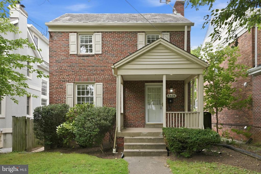 5326 42ND PL NW, Washington, DC 20015