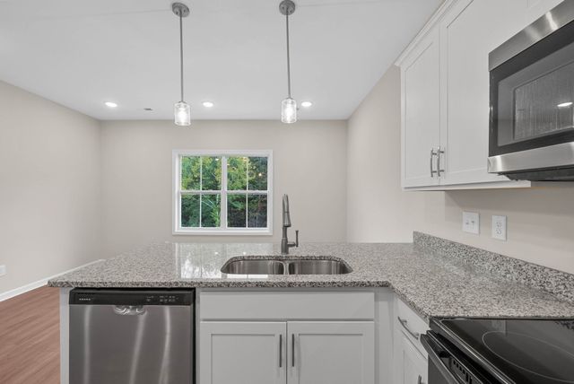 329 Cedar Ct D, Clarksville, TN 37042