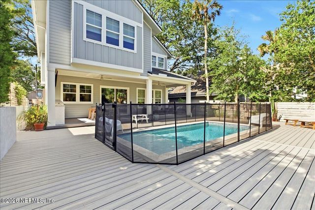370 8TH Street, Atlantic Beach, FL 32233