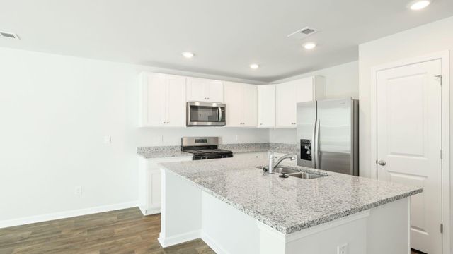 904 Long Bluff Road, Summerville, SC 29486