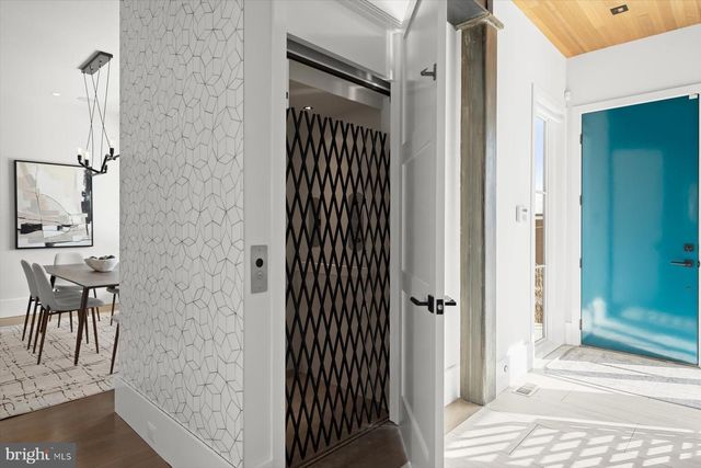 2318 N RICHMOND ST, Arlington, VA 22207