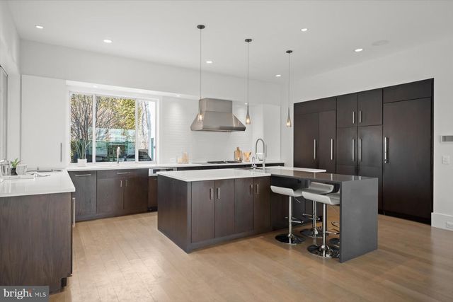 2318 N RICHMOND ST, Arlington, VA 22207