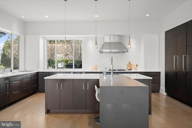 2318 N RICHMOND ST, Arlington, VA 22207