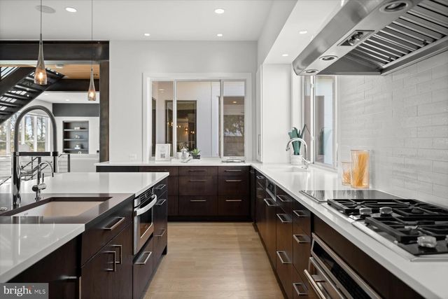 2318 N RICHMOND ST, Arlington, VA 22207