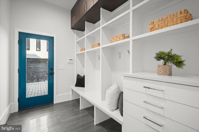 2318 N RICHMOND ST, Arlington, VA 22207