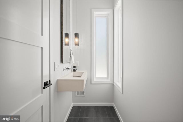 2318 N RICHMOND ST, Arlington, VA 22207