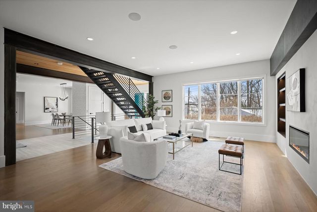 2318 N RICHMOND ST, Arlington, VA 22207