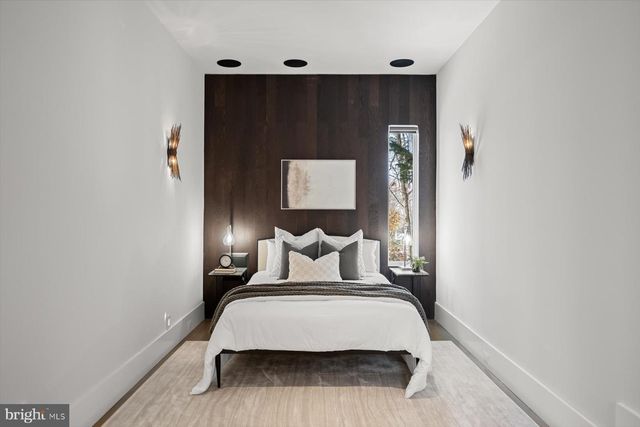 2318 N RICHMOND ST, Arlington, VA 22207