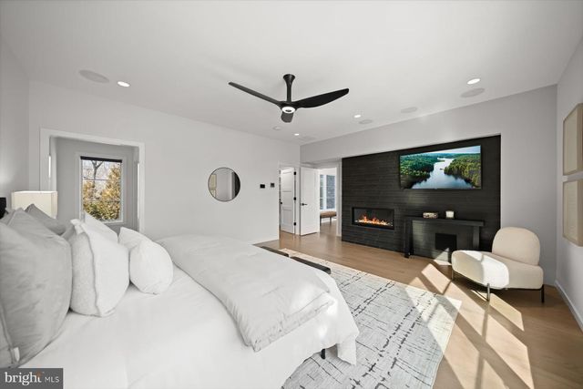 2318 N RICHMOND ST, Arlington, VA 22207