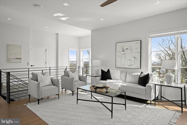 2318 N RICHMOND ST, Arlington, VA 22207