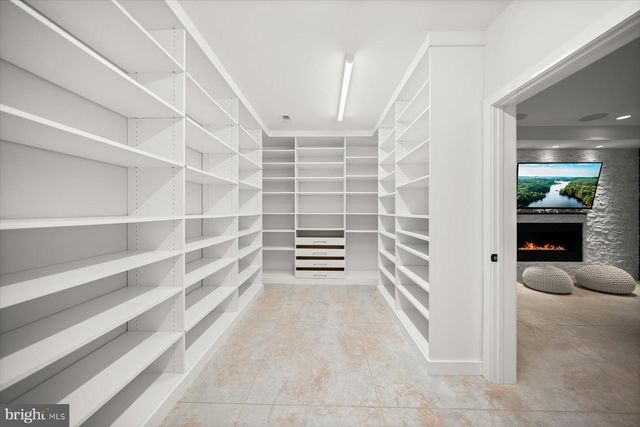 2318 N RICHMOND ST, Arlington, VA 22207