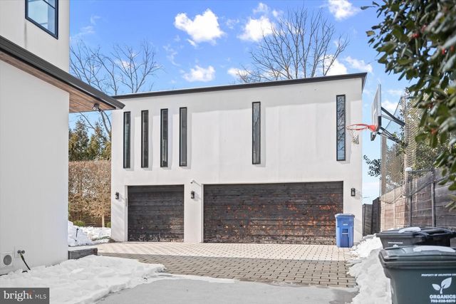 2318 N RICHMOND ST, Arlington, VA 22207