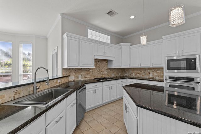 38 Sable Vly, San Antonio, TX 78258