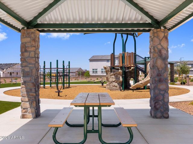 17743 W ILLINI Street, Goodyear, AZ 85338