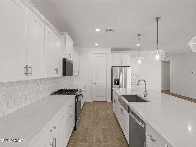 17743 W ILLINI Street, Goodyear, AZ 85338