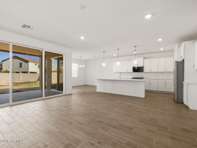 17743 W ILLINI Street, Goodyear, AZ 85338