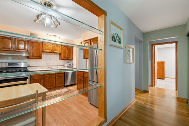5400 Carriageway Drive 109, Rolling Meadows, IL 60008