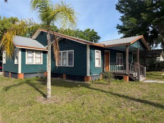 318 S CLAKE STREET, Deland, FL 32720
