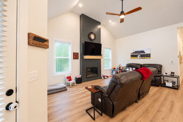 258 Daniel St, Pleasant View, TN 37146