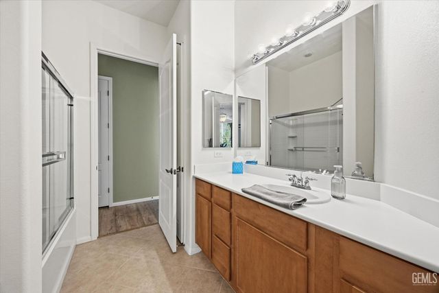 13607 Blossom Ridge Drive, Bakersfield, CA 93306