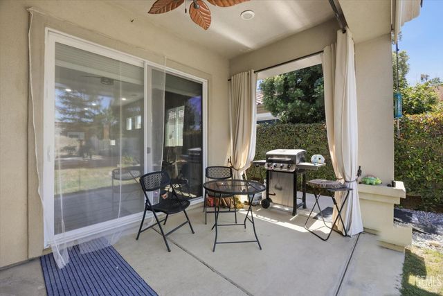 13607 Blossom Ridge Drive, Bakersfield, CA 93306
