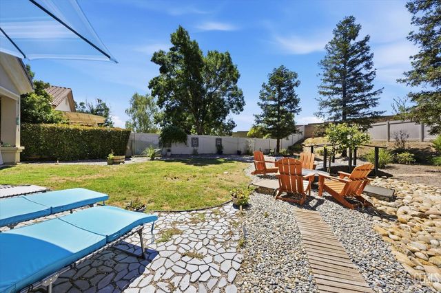 13607 Blossom Ridge Drive, Bakersfield, CA 93306