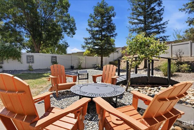 13607 Blossom Ridge Drive, Bakersfield, CA 93306