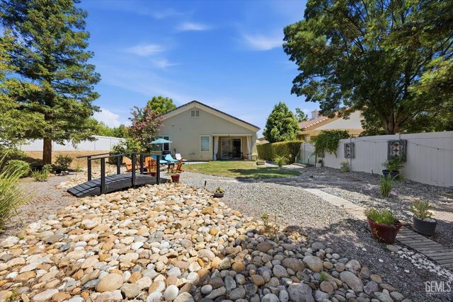 13607 Blossom Ridge Drive, Bakersfield, CA 93306