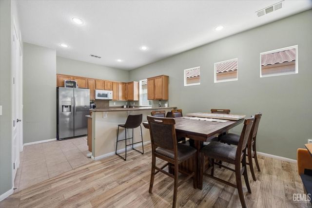 13607 Blossom Ridge Drive, Bakersfield, CA 93306