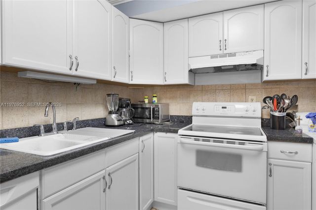 290 174th St 1006, Sunny Isles Beach, FL 33160