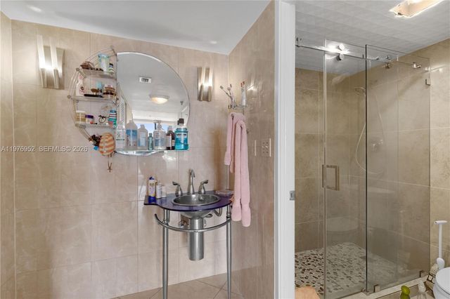 290 174th St 1006, Sunny Isles Beach, FL 33160