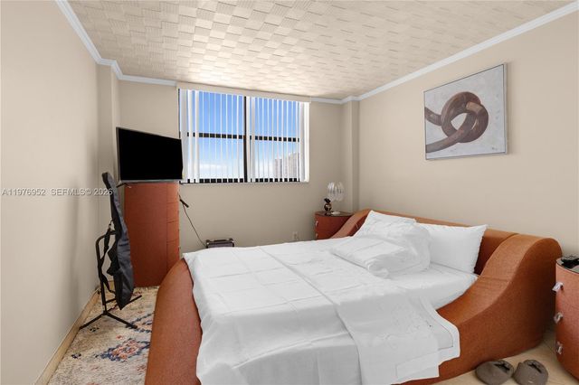 290 174th St 1006, Sunny Isles Beach, FL 33160