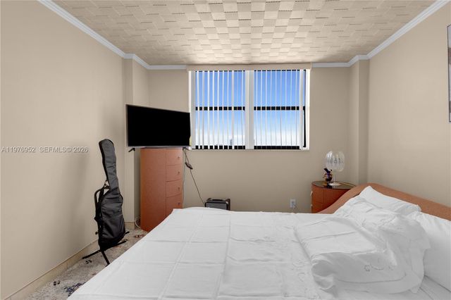 290 174th St 1006, Sunny Isles Beach, FL 33160