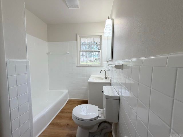 901 Valley Drive, Jonesboro, AR 72401