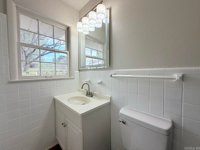 901 Valley Drive, Jonesboro, AR 72401