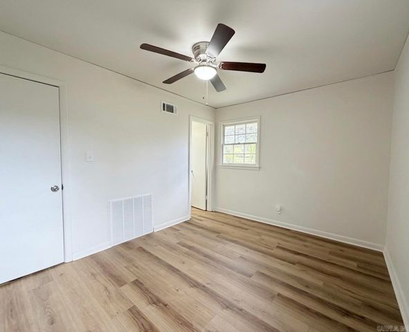 901 Valley Drive, Jonesboro, AR 72401