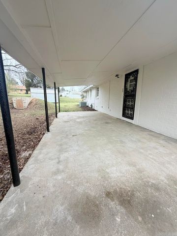 901 Valley Drive, Jonesboro, AR 72401