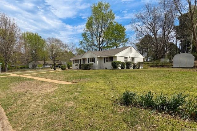 901 Valley Drive, Jonesboro, AR 72401