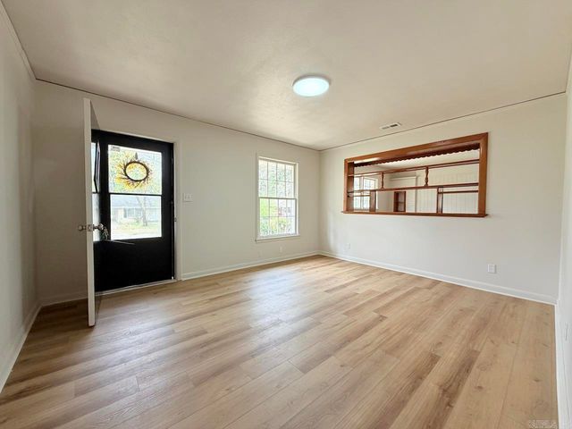 901 Valley Drive, Jonesboro, AR 72401