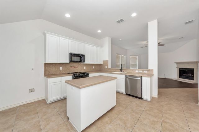 10209 Fossil Valley Drive, Fort Worth, TX 76131