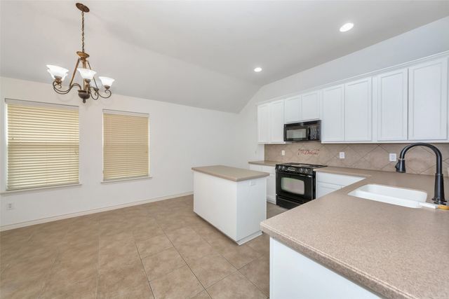10209 Fossil Valley Drive, Fort Worth, TX 76131