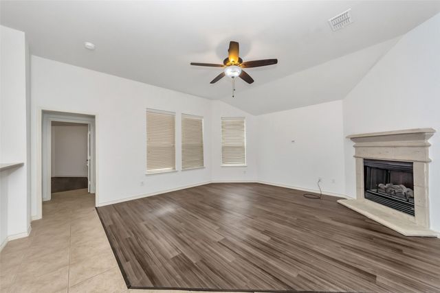 10209 Fossil Valley Drive, Fort Worth, TX 76131