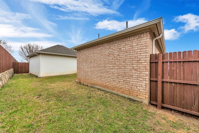 10209 Fossil Valley Drive, Fort Worth, TX 76131