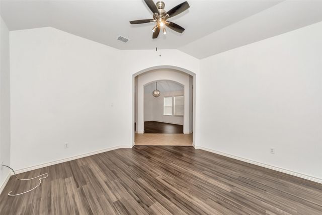 10209 Fossil Valley Drive, Fort Worth, TX 76131