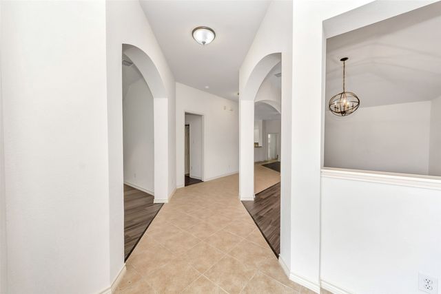 10209 Fossil Valley Drive, Fort Worth, TX 76131