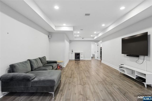 149 Palisade Avenue, Cresskill, NJ 07626