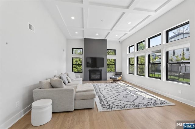 149 Palisade Avenue, Cresskill, NJ 07626