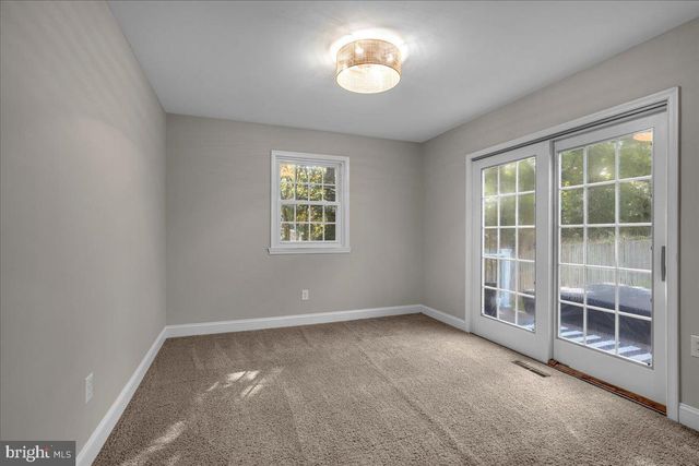 8 STONEHENGE DR, Medford, NJ 08055